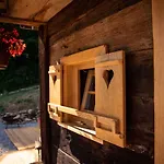 Séjour à la campagne Tiny House - Glamping Paradise Skatlar 45722 *