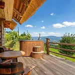 Tiny House - Glamping Paradise Skatlar 45722 *