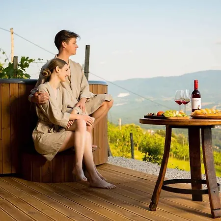 Tiny House - Glamping Paradise Skatlar 45722 Otocec