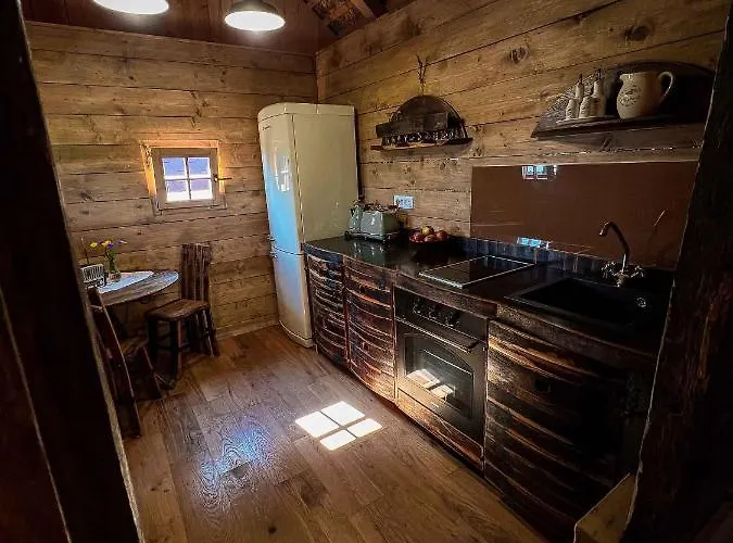 Tiny House - Glamping Paradise Skatlar 45722 Otočec